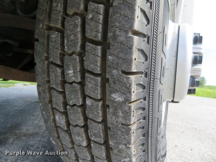 image for item DH1114 2010 Chevrolet Express G3500  box truck