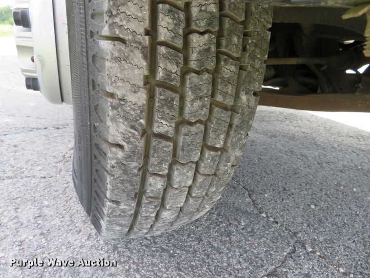 image for item DH1114 2010 Chevrolet Express G3500  box truck