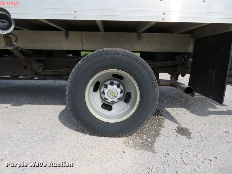 image for item DH1114 2010 Chevrolet Express G3500  box truck