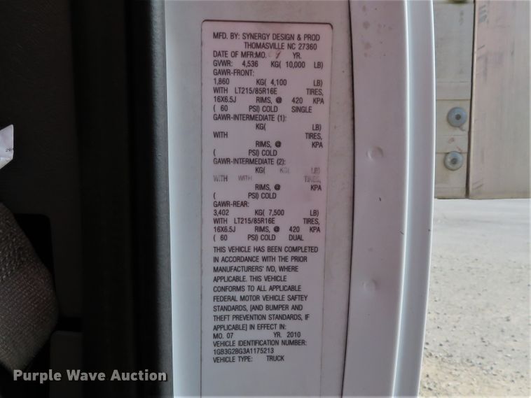 image for item DH1114 2010 Chevrolet Express G3500  box truck