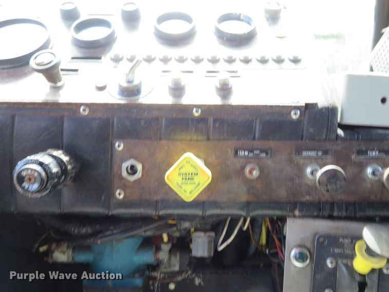 image for item DH1127 1982 Hendrickson 1871-WA  pumper fire truck