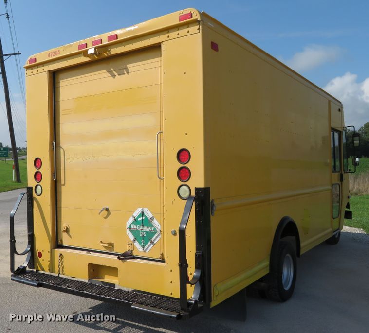 image for item DH1131 2007 Ford E450  delivery truck