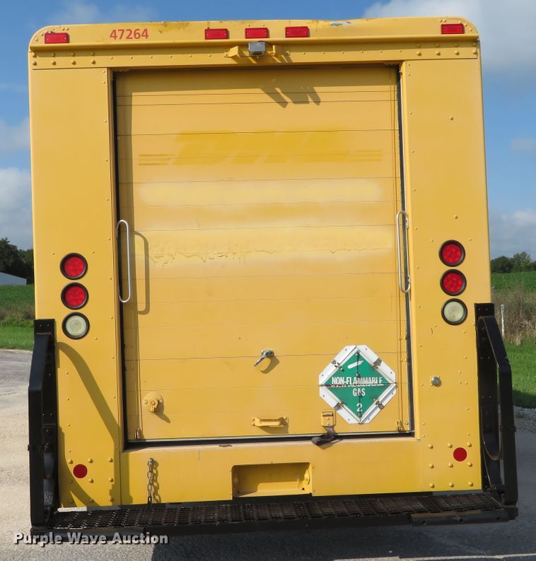 image for item DH1131 2007 Ford E450  delivery truck