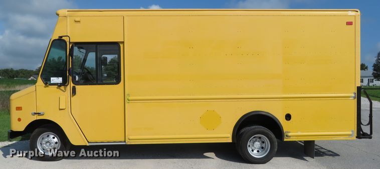 image for item DH1131 2007 Ford E450  delivery truck