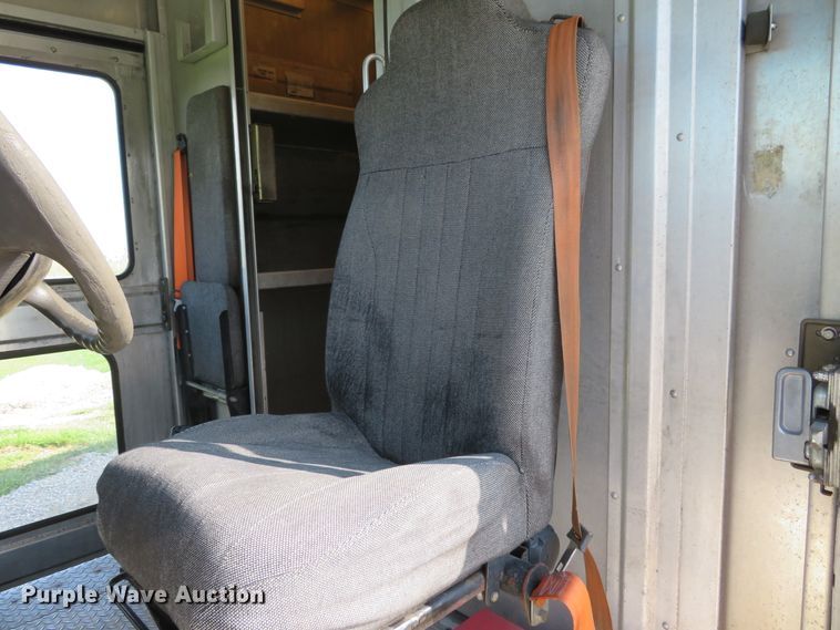 image for item DH1131 2007 Ford E450  delivery truck