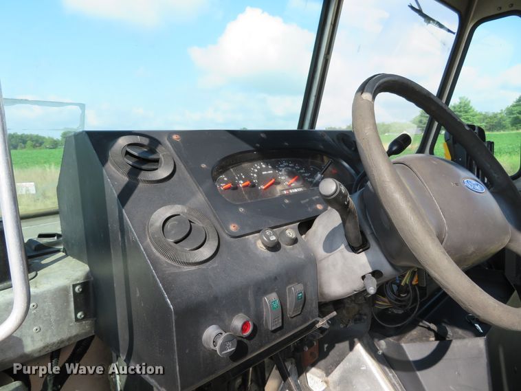 image for item DH1131 2007 Ford E450  delivery truck