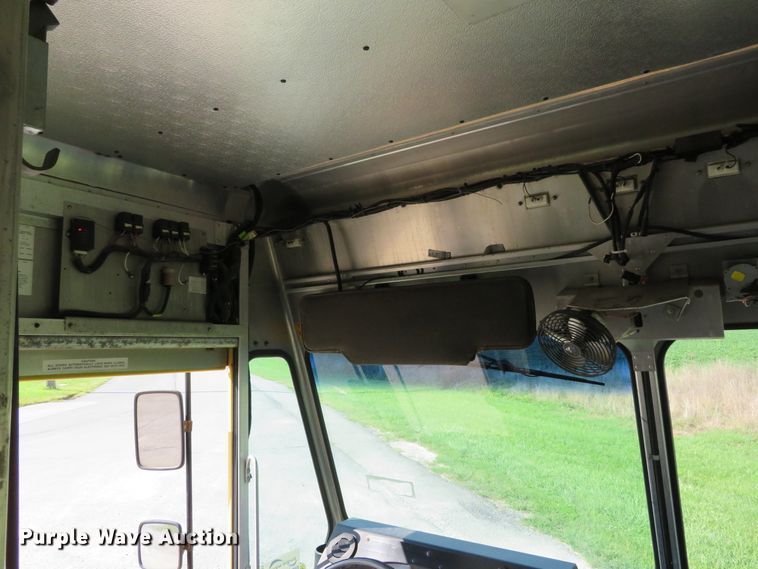 image for item DH1131 2007 Ford E450  delivery truck