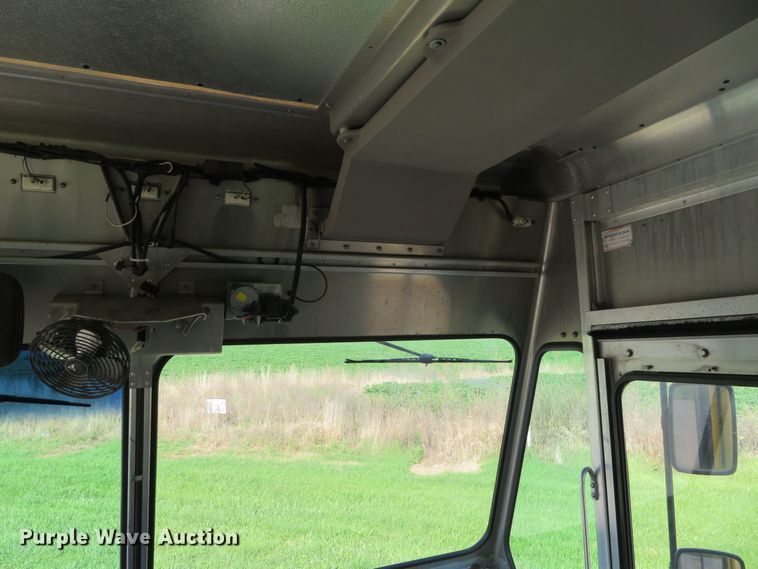 image for item DH1131 2007 Ford E450  delivery truck