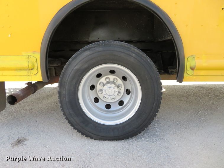 image for item DH1131 2007 Ford E450  delivery truck