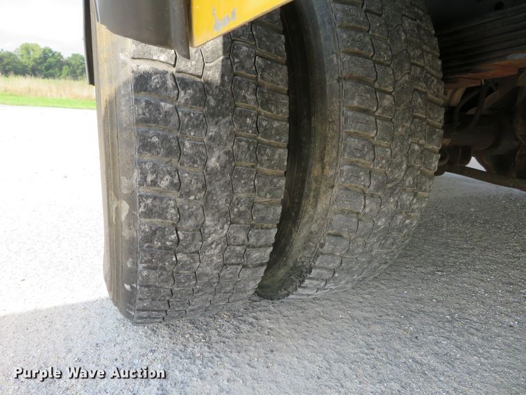 image for item DH1131 2007 Ford E450  delivery truck