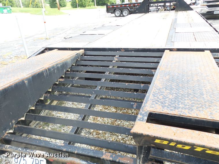image for item DH3837 2013 Big Tex 22GN-20BK5-3R equipment trailer