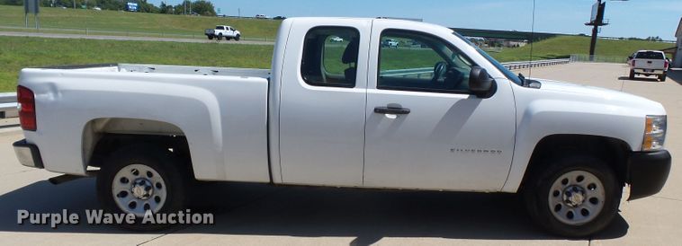 image for item DH3885 2013 Chevrolet Silverado 1500  Ext. Cab pickup truck