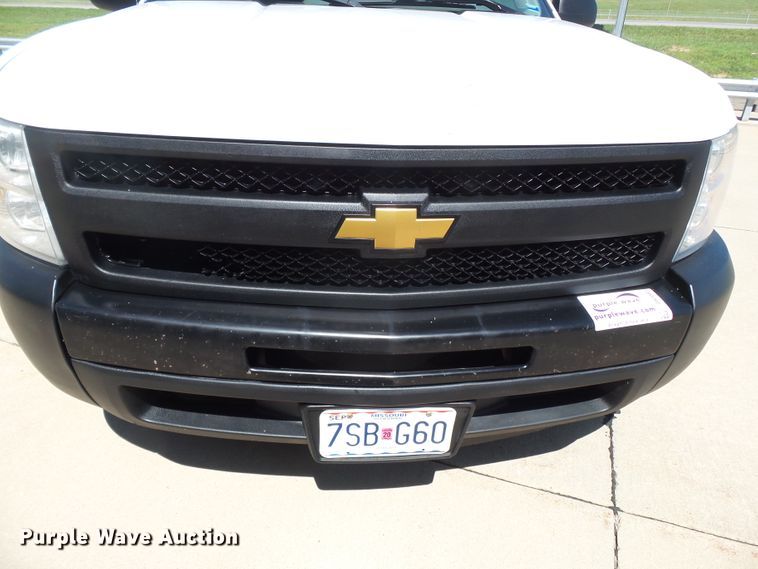 image for item DH3885 2013 Chevrolet Silverado 1500  Ext. Cab pickup truck