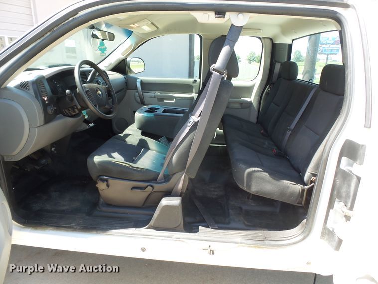 image for item DH3885 2013 Chevrolet Silverado 1500  Ext. Cab pickup truck