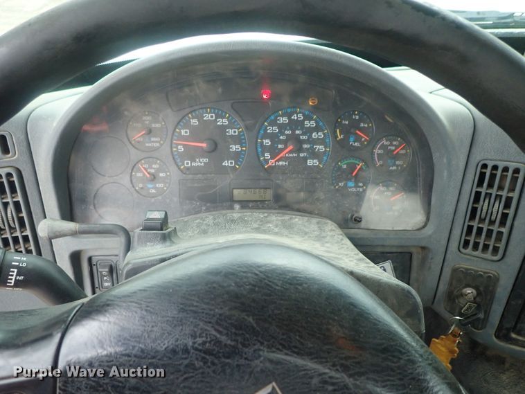 image for item DI4611 2006 International 7600  vacuum truck