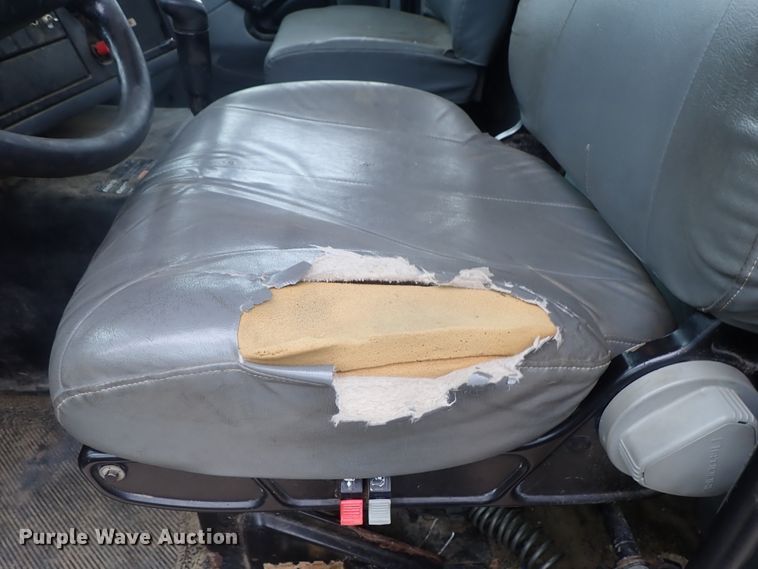 image for item DI4611 2006 International 7600  vacuum truck