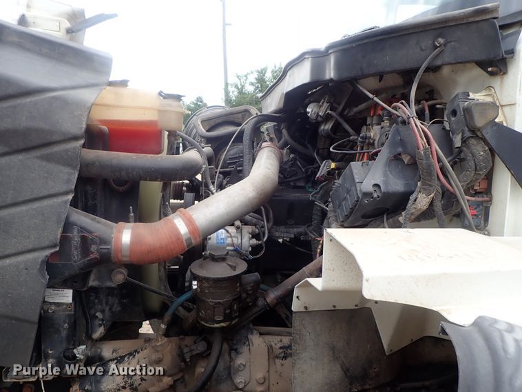 image for item DI4611 2006 International 7600  vacuum truck