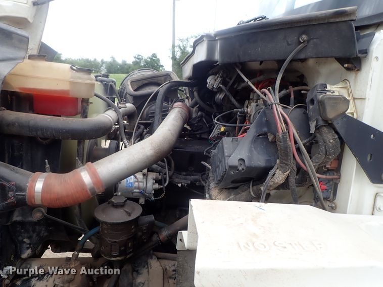 image for item DI4611 2006 International 7600  vacuum truck