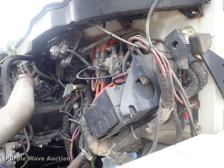 image for item DI4611 2006 International 7600  vacuum truck