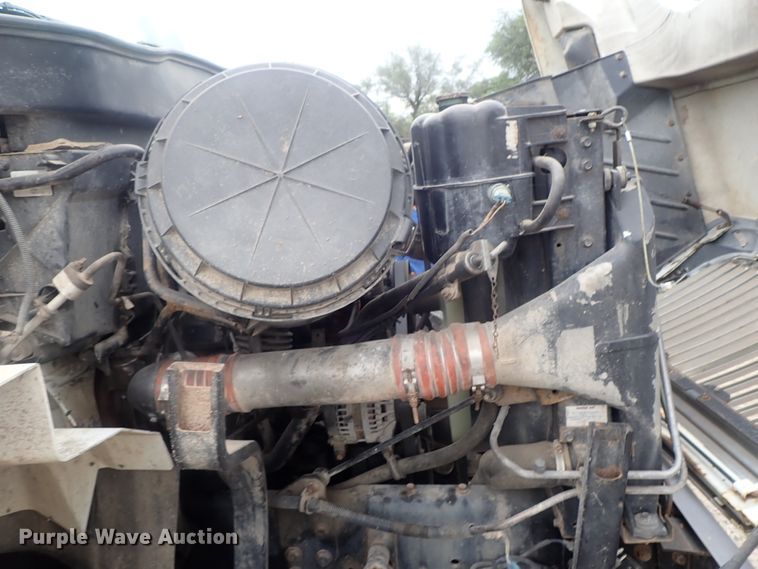 image for item DI4611 2006 International 7600  vacuum truck