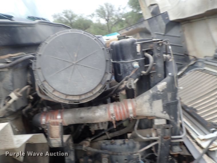 image for item DI4611 2006 International 7600  vacuum truck