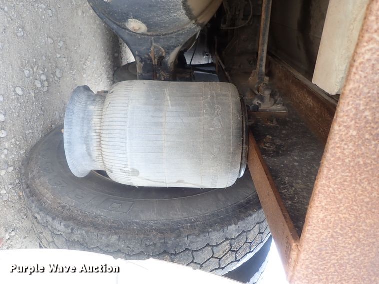 image for item DI4611 2006 International 7600  vacuum truck