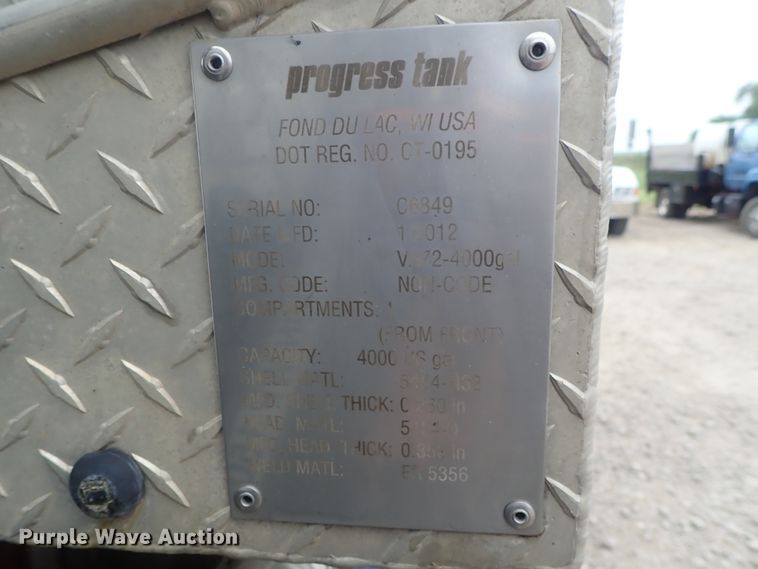 image for item DI4611 2006 International 7600  vacuum truck