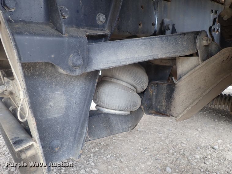 image for item DI4611 2006 International 7600  vacuum truck