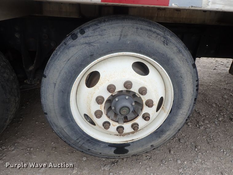 image for item DI4611 2006 International 7600  vacuum truck