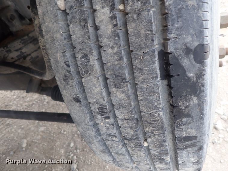 image for item DI4611 2006 International 7600  vacuum truck