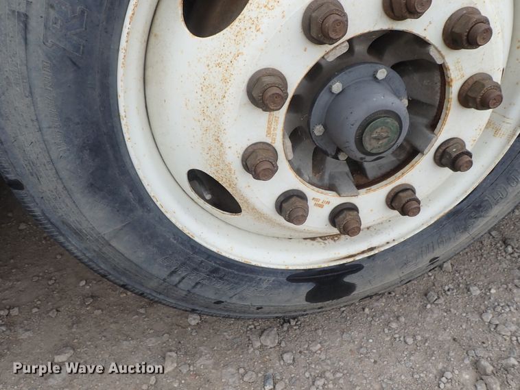 image for item DI4611 2006 International 7600  vacuum truck