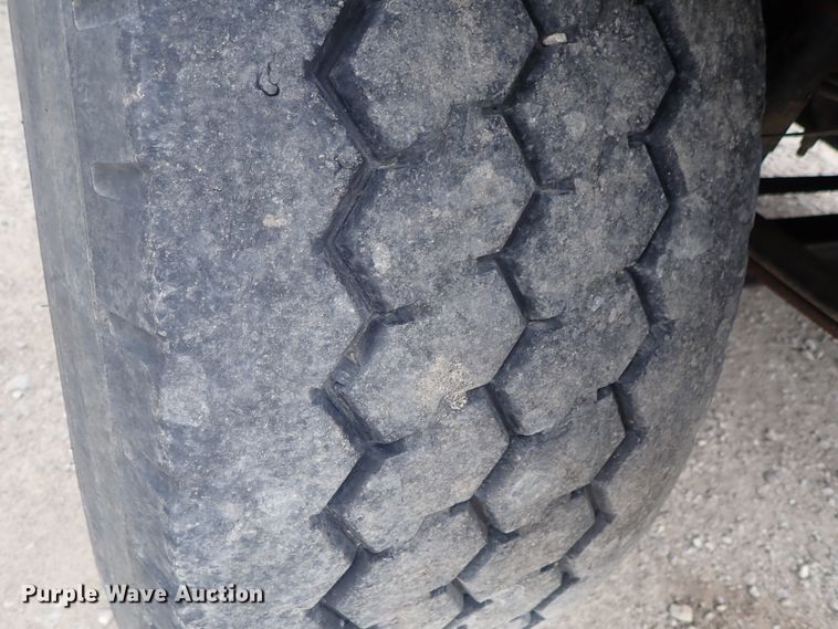 image for item DI4611 2006 International 7600  vacuum truck