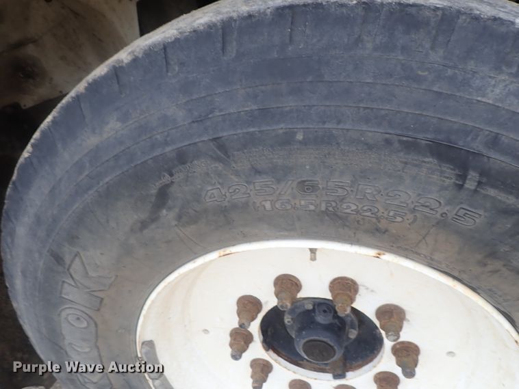 image for item DI4611 2006 International 7600  vacuum truck