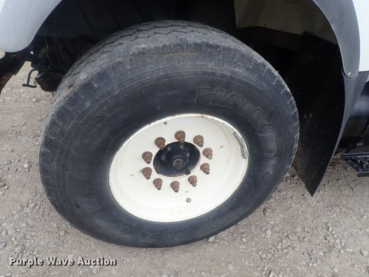 image for item DI4611 2006 International 7600  vacuum truck