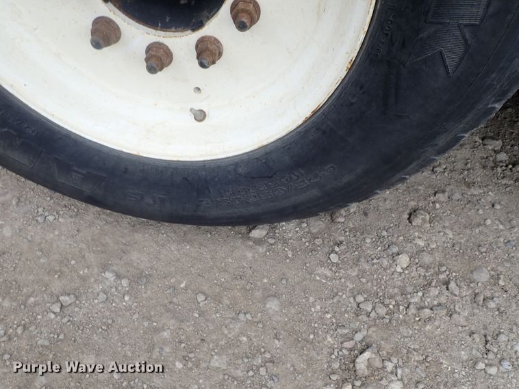 image for item DI4611 2006 International 7600  vacuum truck