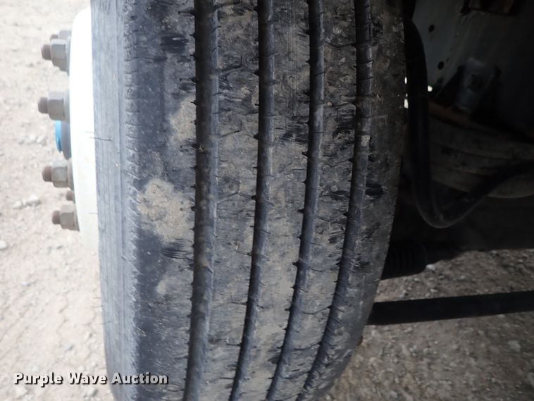 image for item DI4611 2006 International 7600  vacuum truck