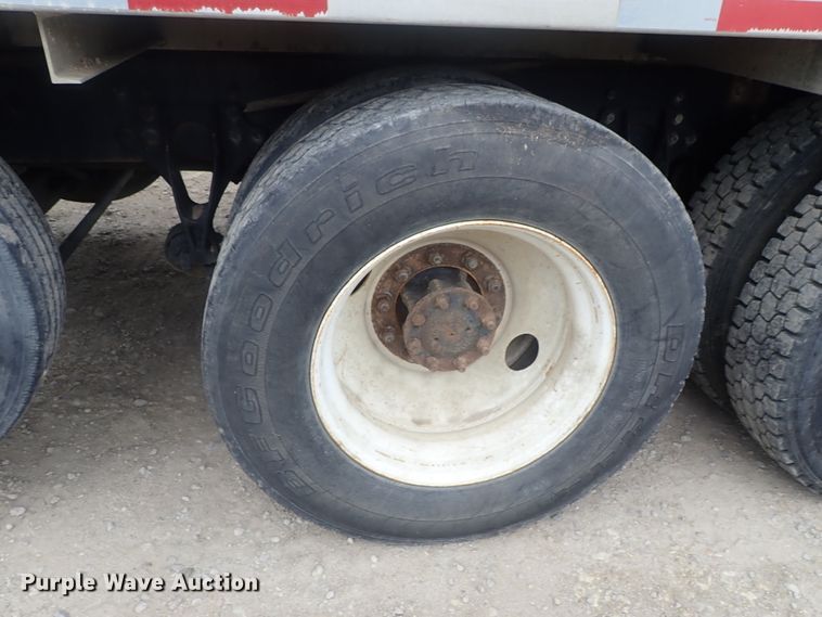 image for item DI4611 2006 International 7600  vacuum truck