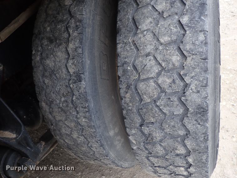 image for item DI4611 2006 International 7600  vacuum truck