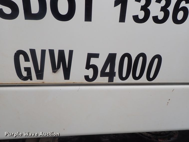 image for item DI4611 2006 International 7600  vacuum truck