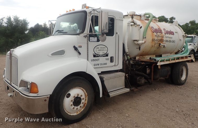 image for item DI4612 2007 Kenworth T300  vacuum truck