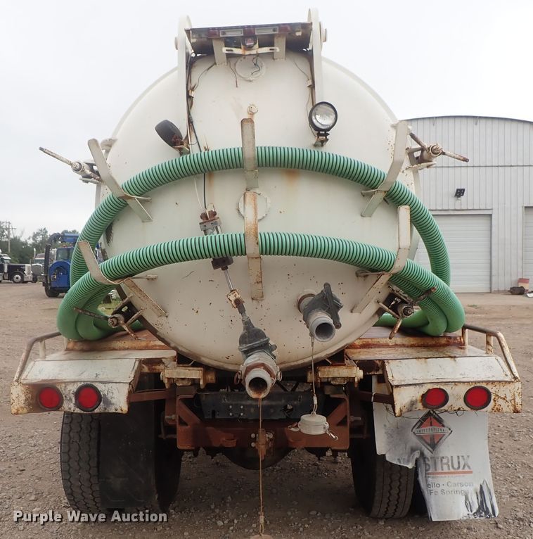 image for item DI4612 2007 Kenworth T300  vacuum truck