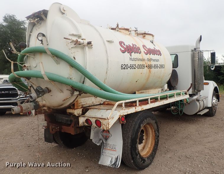 image for item DI4612 2007 Kenworth T300  vacuum truck