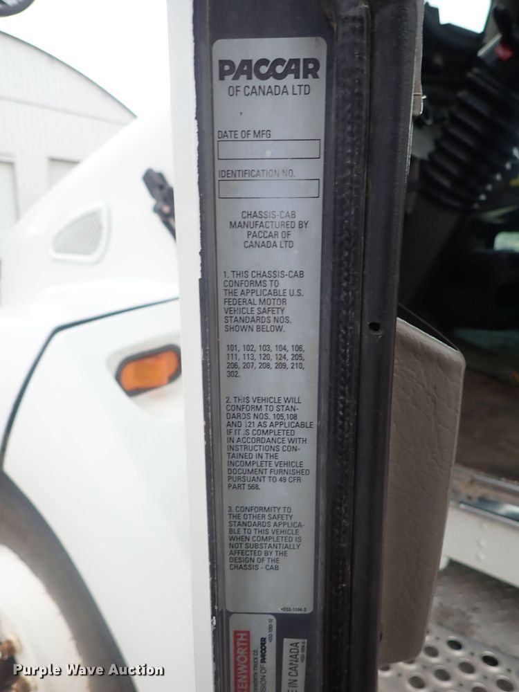 image for item DI4612 2007 Kenworth T300  vacuum truck