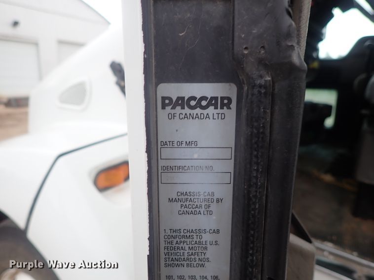 image for item DI4612 2007 Kenworth T300  vacuum truck