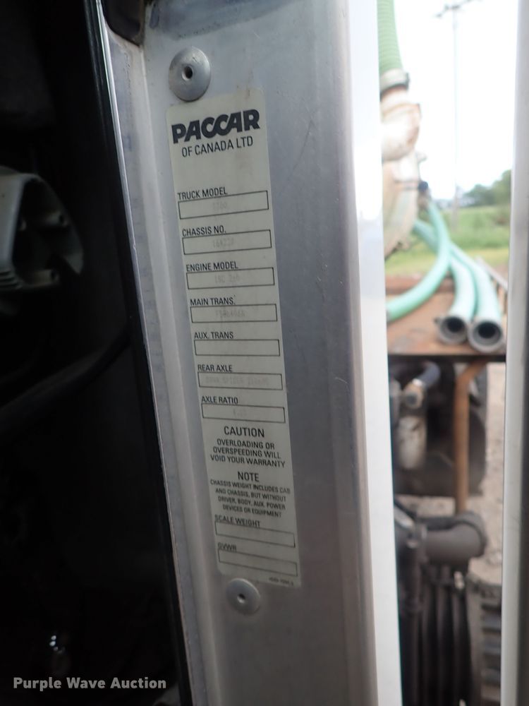 image for item DI4612 2007 Kenworth T300  vacuum truck