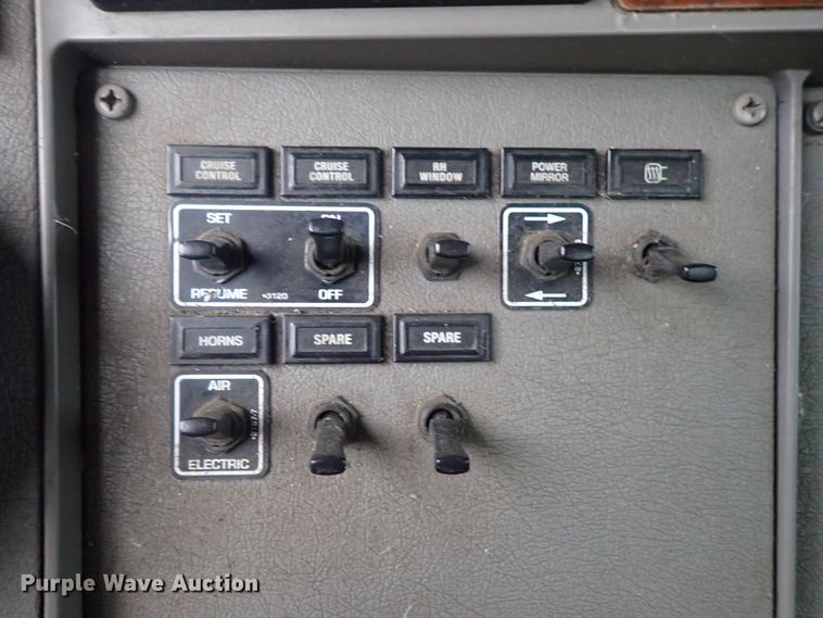 image for item DI4612 2007 Kenworth T300  vacuum truck