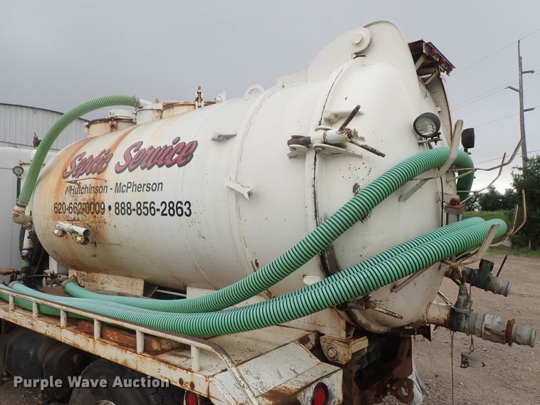 image for item DI4612 2007 Kenworth T300  vacuum truck