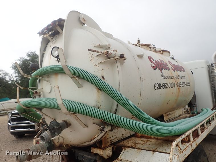 image for item DI4612 2007 Kenworth T300  vacuum truck