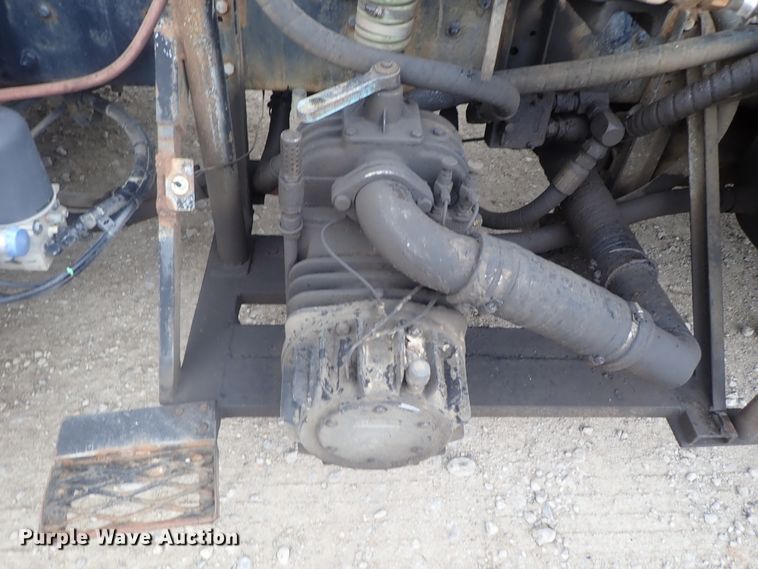 image for item DI4612 2007 Kenworth T300  vacuum truck