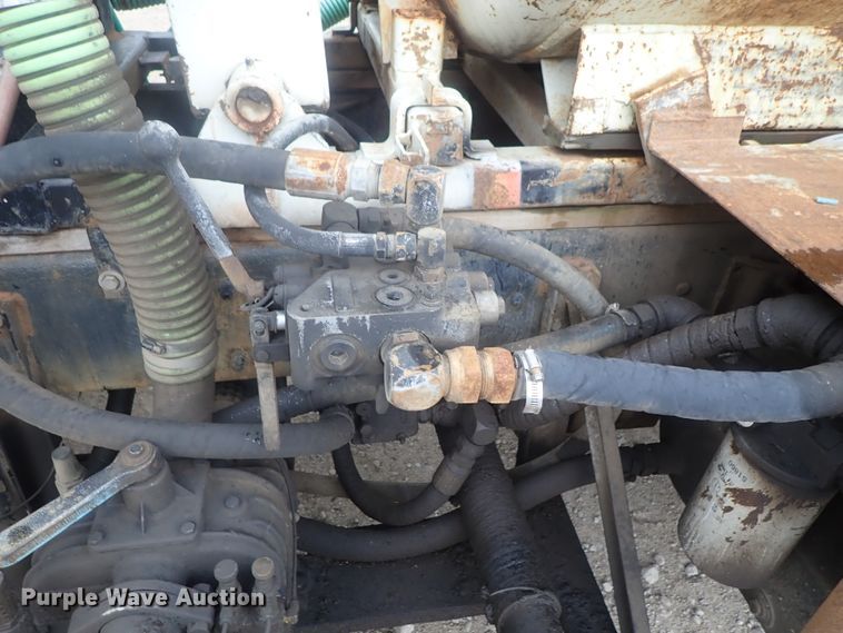 image for item DI4612 2007 Kenworth T300  vacuum truck